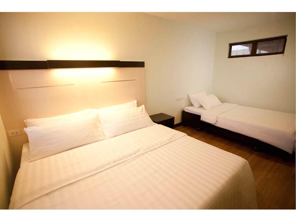 Sugbutel Family Hotel Cebu Powered By Cocotel Exteriör bild