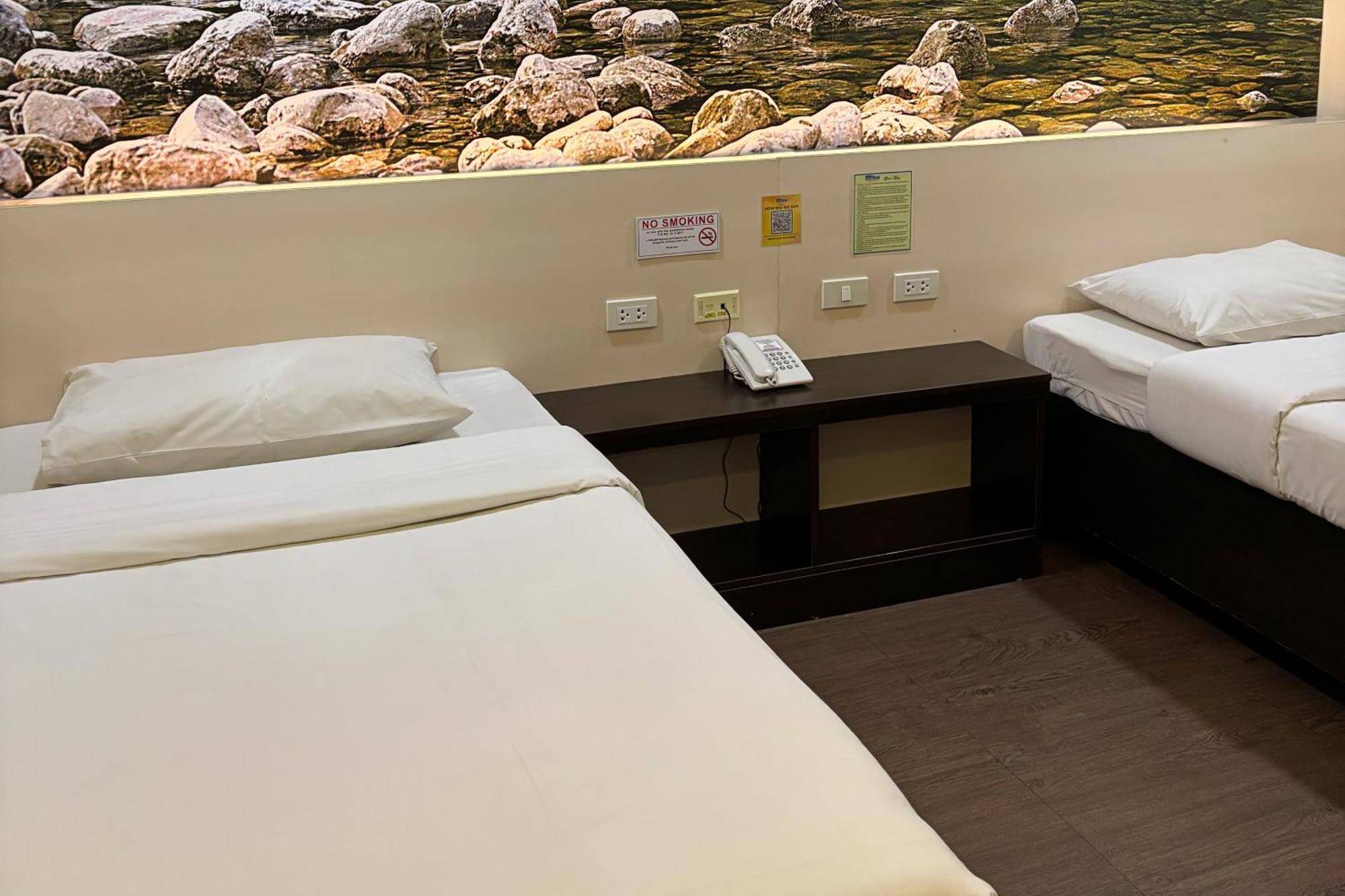 Sugbutel Family Hotel Cebu Powered By Cocotel Exteriör bild