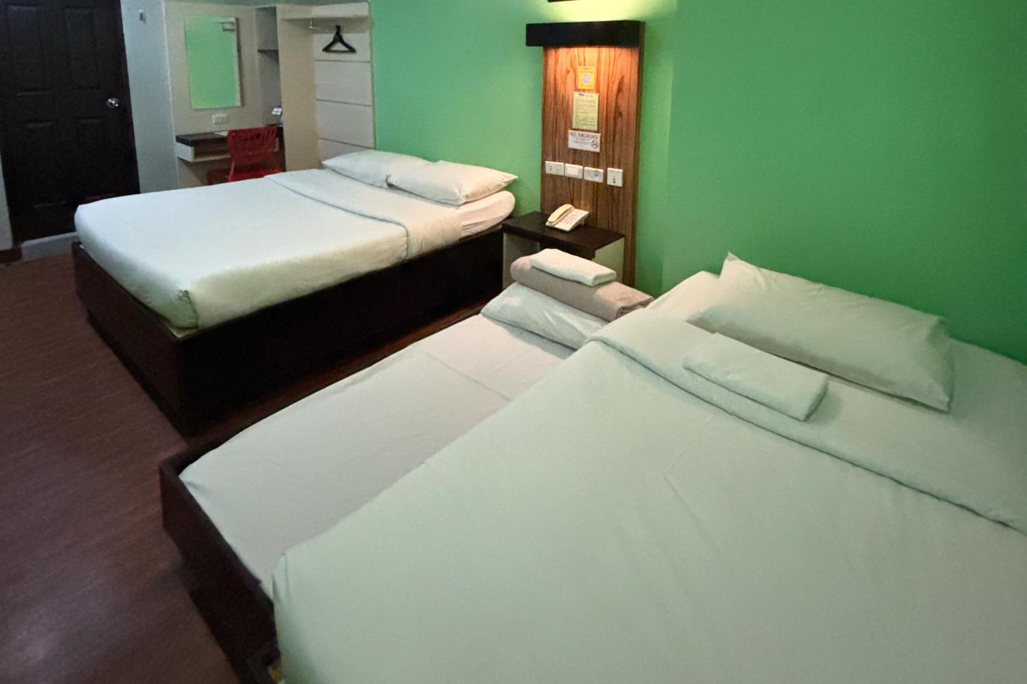 Sugbutel Family Hotel Cebu Powered By Cocotel Exteriör bild