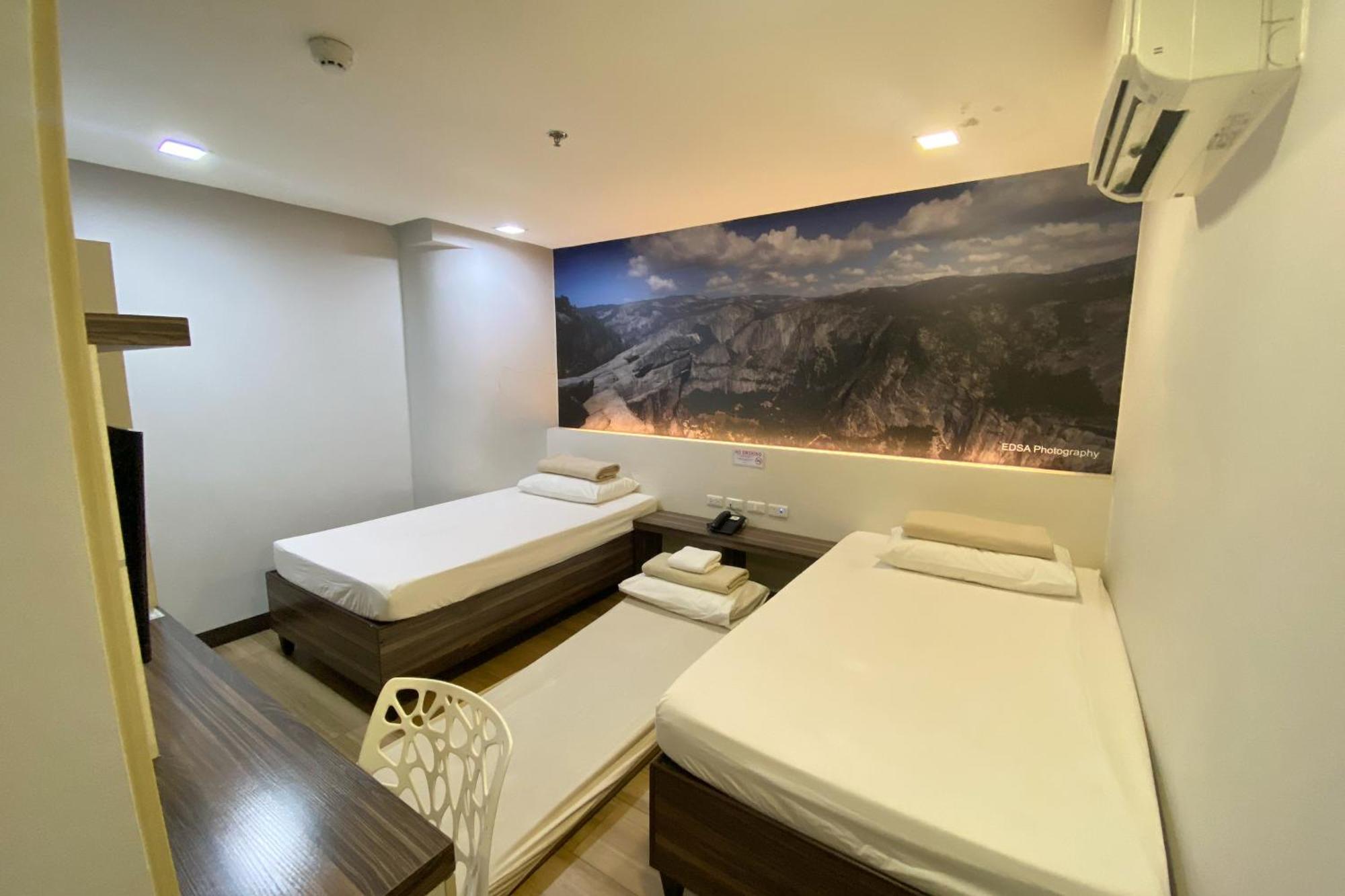 Sugbutel Family Hotel Cebu Powered By Cocotel Exteriör bild