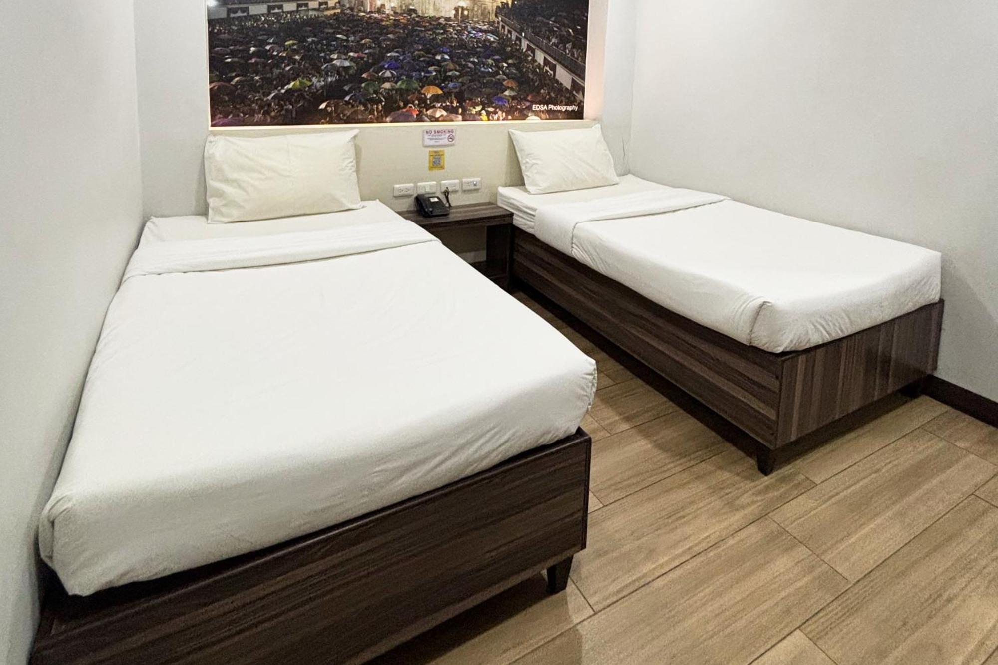 Sugbutel Family Hotel Cebu Powered By Cocotel Exteriör bild