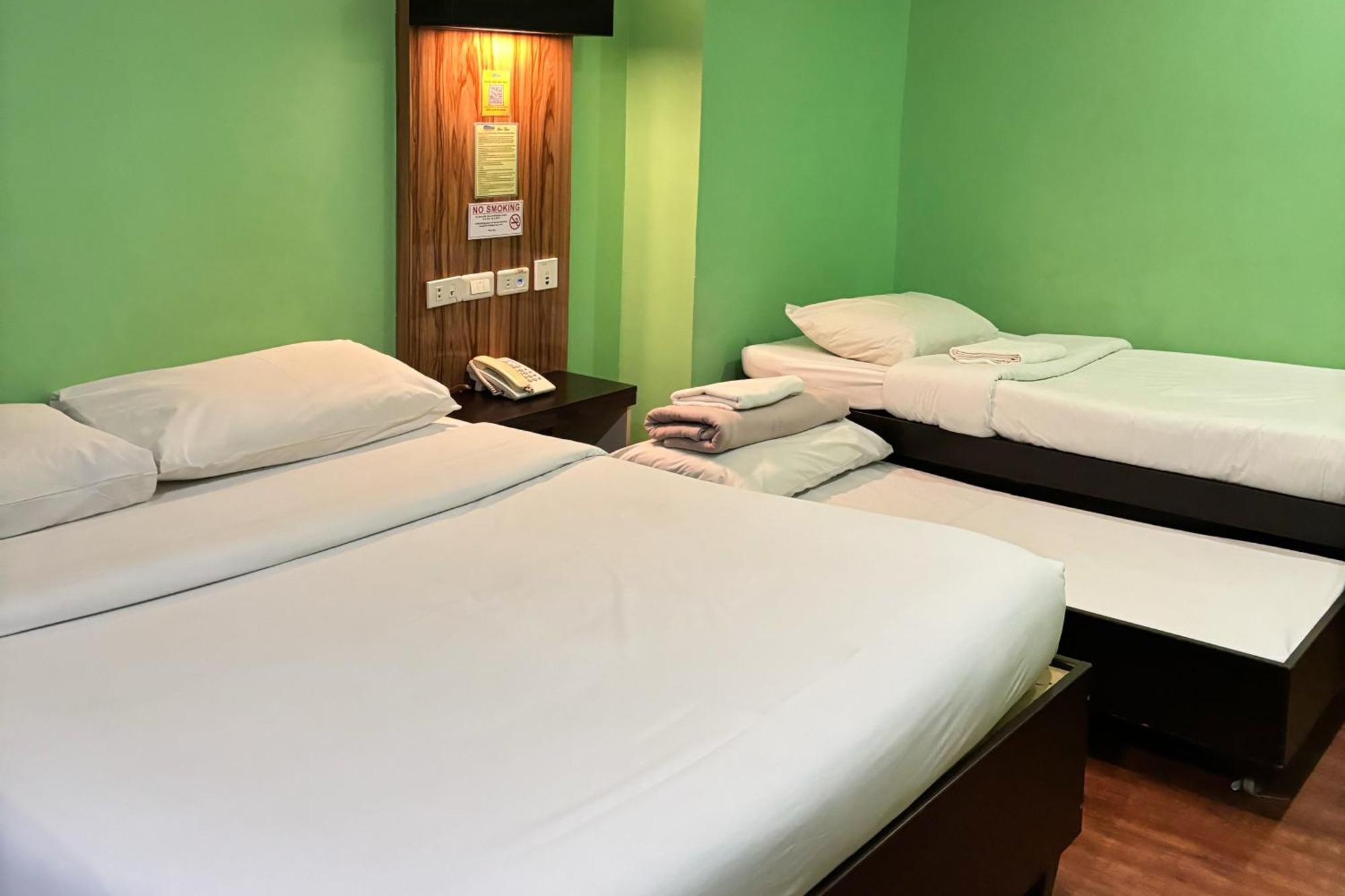 Sugbutel Family Hotel Cebu Powered By Cocotel Exteriör bild