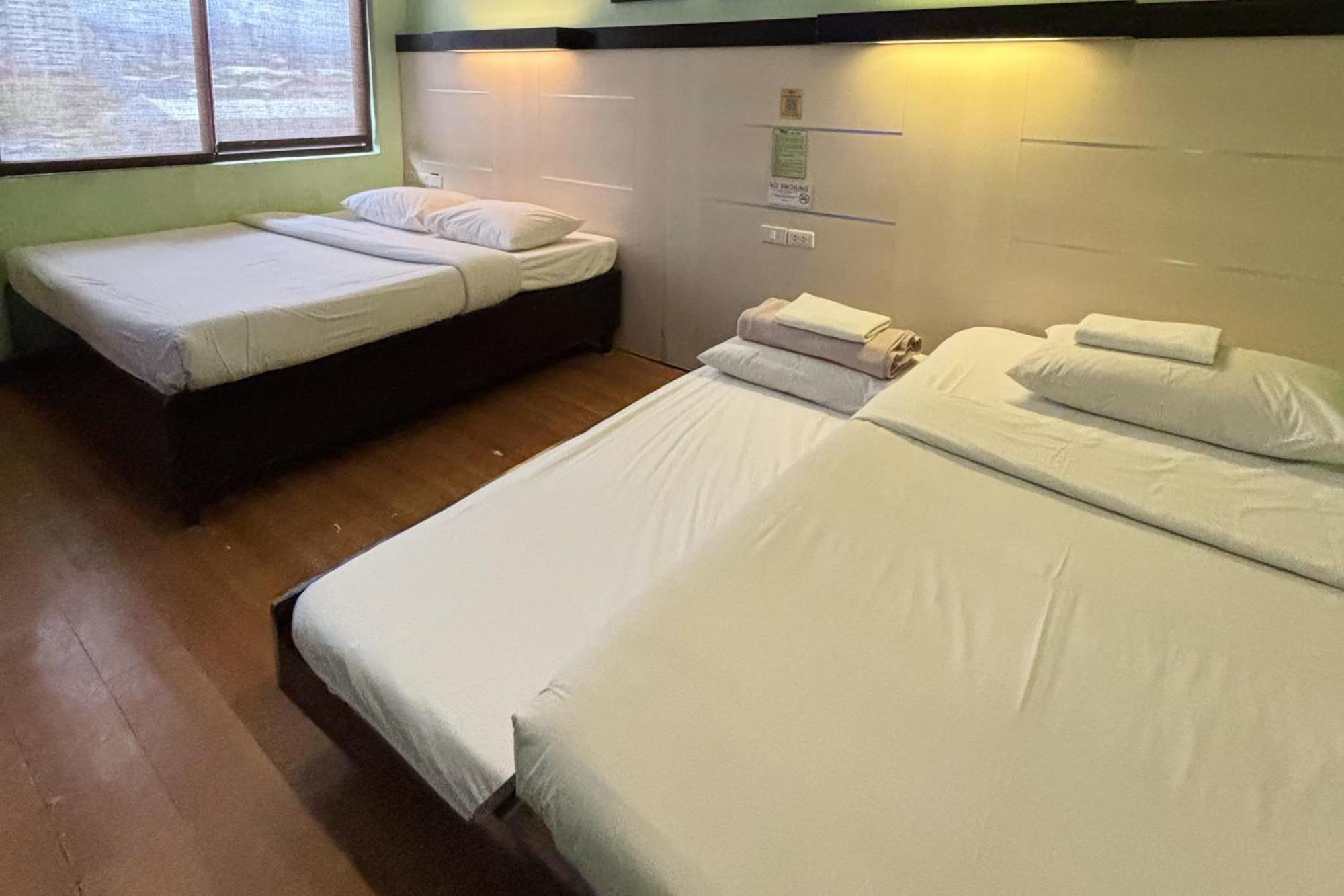 Sugbutel Family Hotel Cebu Powered By Cocotel Exteriör bild