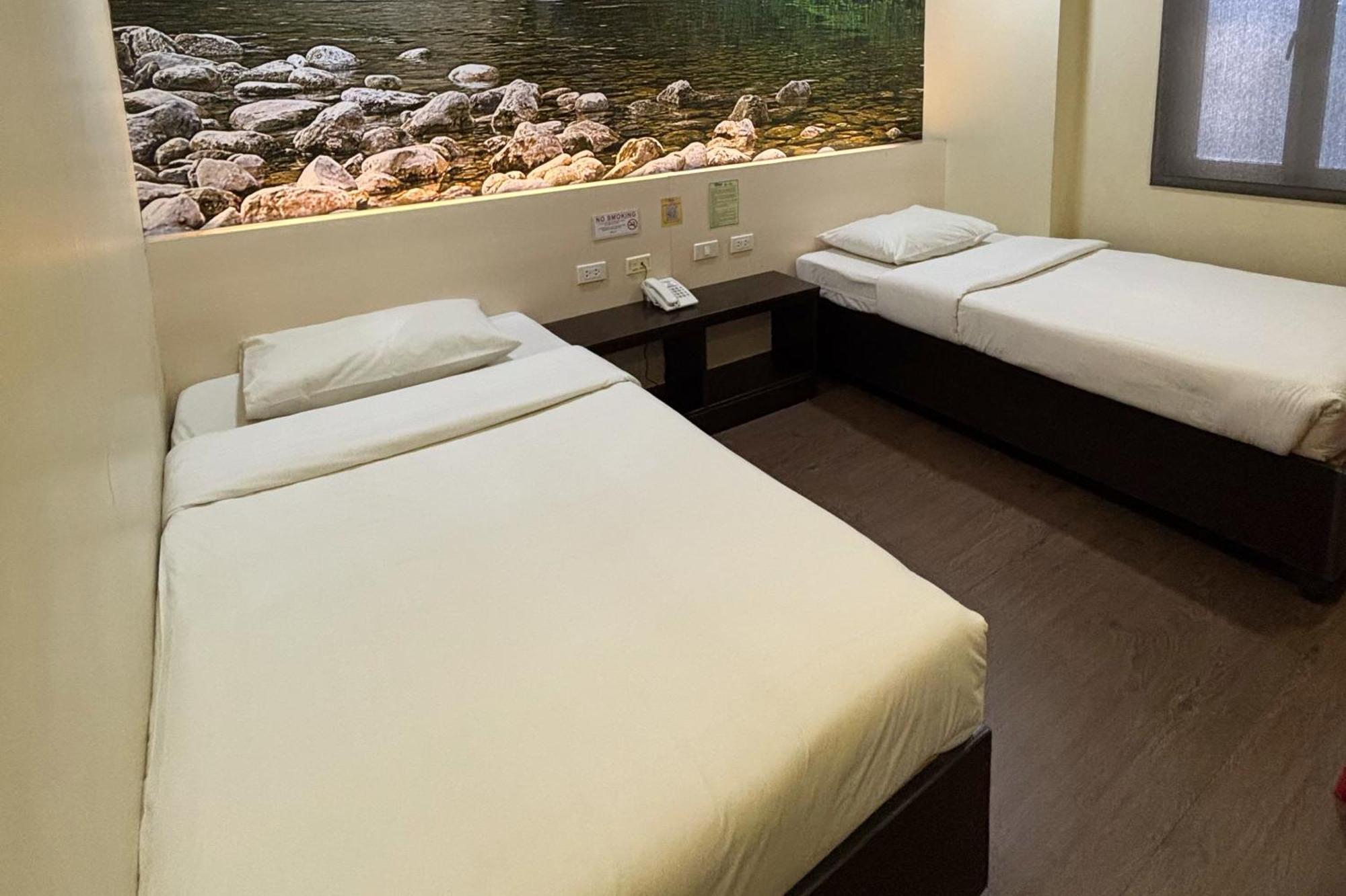 Sugbutel Family Hotel Cebu Powered By Cocotel Exteriör bild