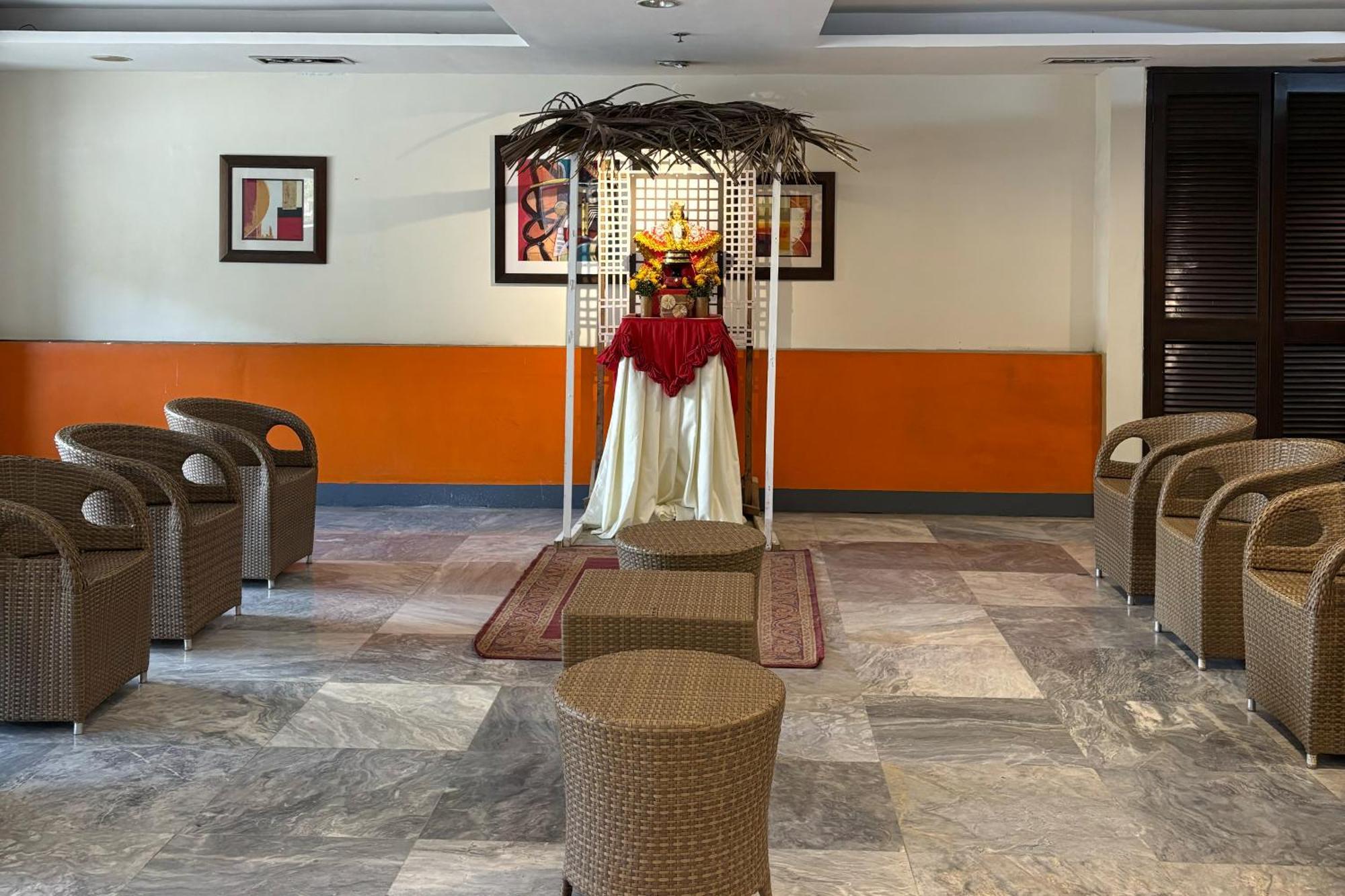 Sugbutel Family Hotel Cebu Powered By Cocotel Exteriör bild