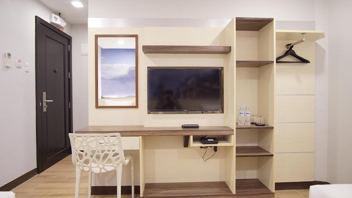 Sugbutel Family Hotel Cebu Powered By Cocotel Exteriör bild